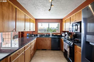 2465 17th St, Springfield, OR 97477 - Photo 15