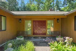 21 Westminster Dr, Lake Oswego, OR 97034 - Photo 3