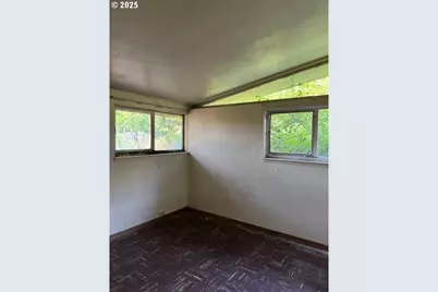 1038 President St, Eugene, OR 97401 - Photo 9