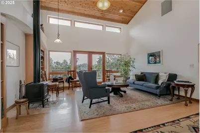 31212 Camas Ln, Eugene, OR 97405 - Photo 13