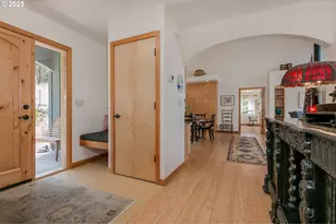 31212 Camas Ln, Eugene, OR 97405 - Photo 9