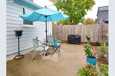 2075 Laurel Ave NE, Salem, OR 97301 - Photo 21