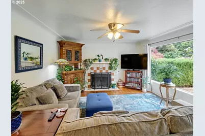 2075 Laurel Ave NE, Salem, OR 97301 - Photo 5