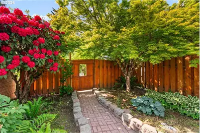 10919 SE Mill Ct, Portland, OR 97216 - Photo 33