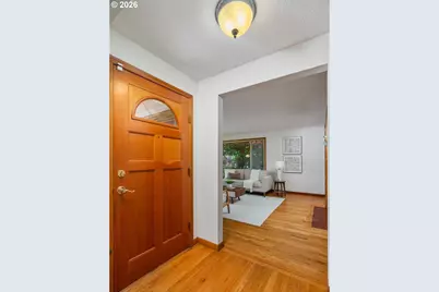 10919 SE Mill Ct, Portland, OR 97216 - Photo 7