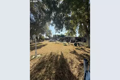 120 E Oregon Ave, Hermiston, OR 97838 - Photo 1