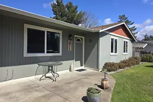 1265 34th Pl, Florence, OR 97439 - Photo 3