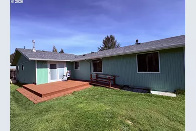 747 Evergreen Loop, Reedsport, OR 97467 - Photo 5