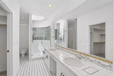 10838 S Southridge Dr, Portland, OR 97219 - Photo 15