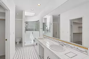 10838 S Southridge Dr, Portland, OR 97219 - Photo 15