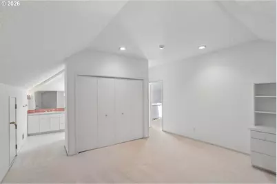 10838 S Southridge Dr, Portland, OR 97219 - Photo 23