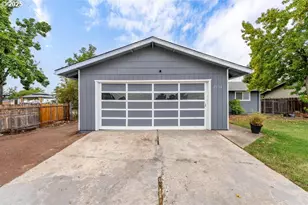 2098 Delta Waters Rd, Medford, OR 97504 - Photo 3