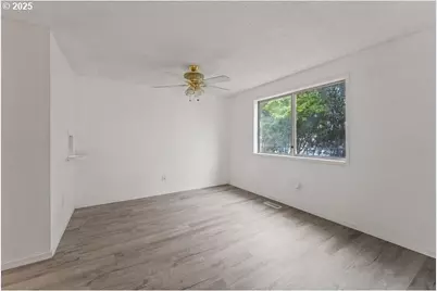 2098 Delta Waters Rd, Medford, OR 97504 - Photo 17