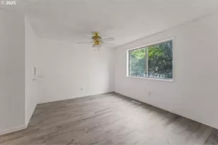 2098 Delta Waters Rd, Medford, OR 97504 - Photo 17