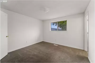 2098 Delta Waters Rd, Medford, OR 97504 - Photo 13