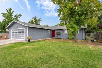 2098 Delta Waters Rd, Medford, OR 97504 - Photo 5