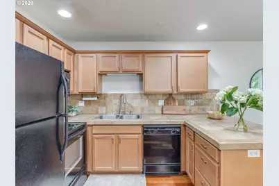 4819 SW Beaverton Hillsdale Hwy SW, Portland, OR 97221 - Photo 9