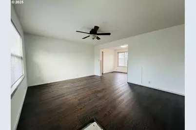 624 N Settlemier Ave, Woodburn, OR 97071 - Photo 5