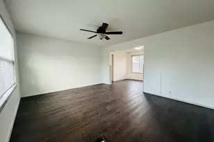 624 N Settlemier Ave, Woodburn, OR 97071 - Photo 5