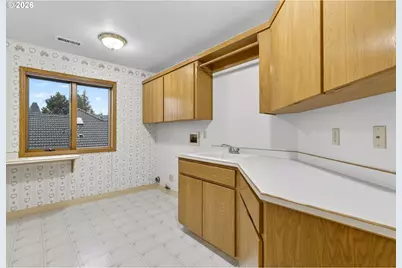 2277 SW Nancy Pl, Gresham, OR 97080 - Photo 29