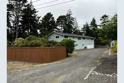 2159 42nd St, Florence, OR 97439 - Photo 3