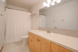 1495 NE Zachary St, Hillsboro, OR 97124 - Photo 33