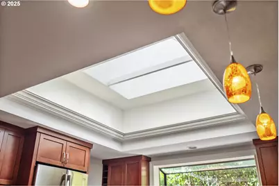 604 SW Arboretum Cir, Portland, OR 97221 - Photo 17