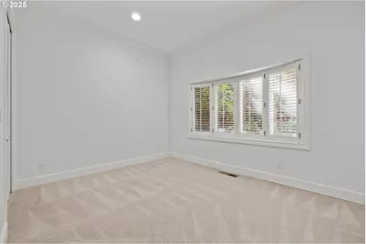 604 SW Arboretum Cir, Portland, OR 97221 - Photo 33