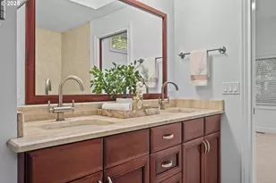 604 SW Arboretum Cir, Portland, OR 97221 - Photo 29