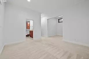 604 SW Arboretum Cir, Portland, OR 97221 - Photo 27