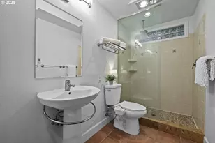 604 SW Arboretum Cir, Portland, OR 97221 - Photo 35