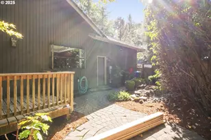 604 SW Arboretum Cir, Portland, OR 97221 - Photo 37