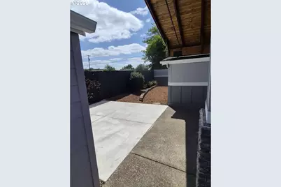 355 Central Ave, Lebanon, OR 97355 - Photo 11