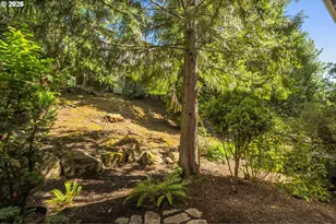 10209 NW Village Heights Dr, Portland, OR 97229 - Photo 15