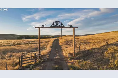 46310 Cook Rd, Baker City, OR 97814 - Photo 3