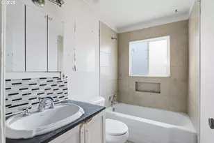 11751 SE Oak St, Portland, OR 97216 - Photo 7