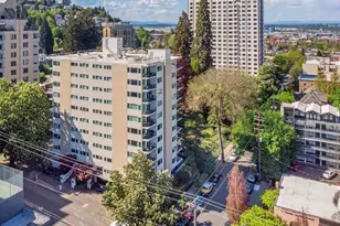 2211 SW Park Pl, Portland, OR 97205 - Photo 3