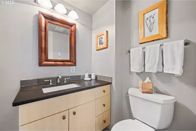 2211 SW Park Pl #803, Portland, OR 97205 - Photo 27