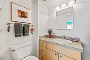 2211 SW Park Pl, Portland, OR 97205 - Photo 25