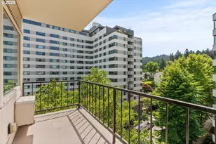 2211 SW Park Pl, Portland, OR 97205 - Photo 15