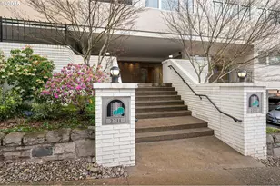 2211 SW Park Pl, Portland, OR 97205 - Photo 3