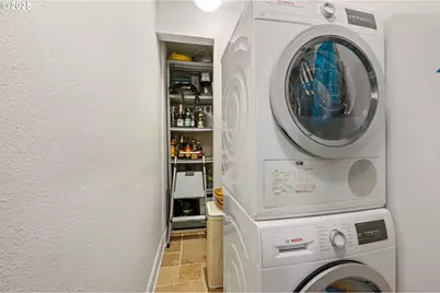 2211 SW Park Pl #803, Portland, OR 97205 - Photo 31