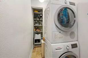 2211 SW Park Pl, Portland, OR 97205 - Photo 31