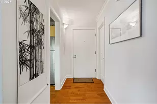 2211 SW Park Pl, Portland, OR 97205 - Photo 13