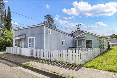 215 E 2nd Ave, Riddle, OR 97469 - Photo 1