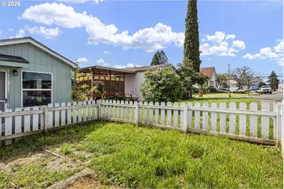 215 E 2nd Ave, Riddle, OR 97469 - Photo 27