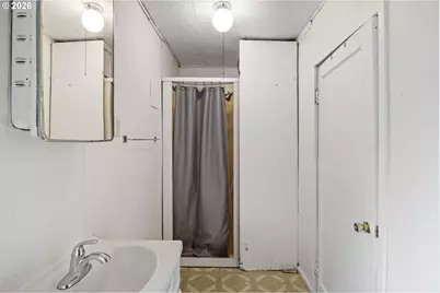 215 E 2nd Ave, Riddle, OR 97469 - Photo 23