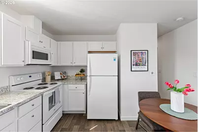 1085 W 1st Ave #R, Junction City, OR 97448 - Photo 9