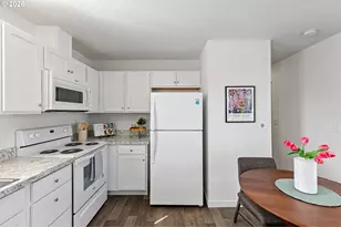 1085 W 1st Ave, Junction City, OR 97448 - Photo 9