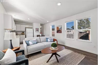 1085 W 1st Ave #R, Junction City, OR 97448 - Photo 3